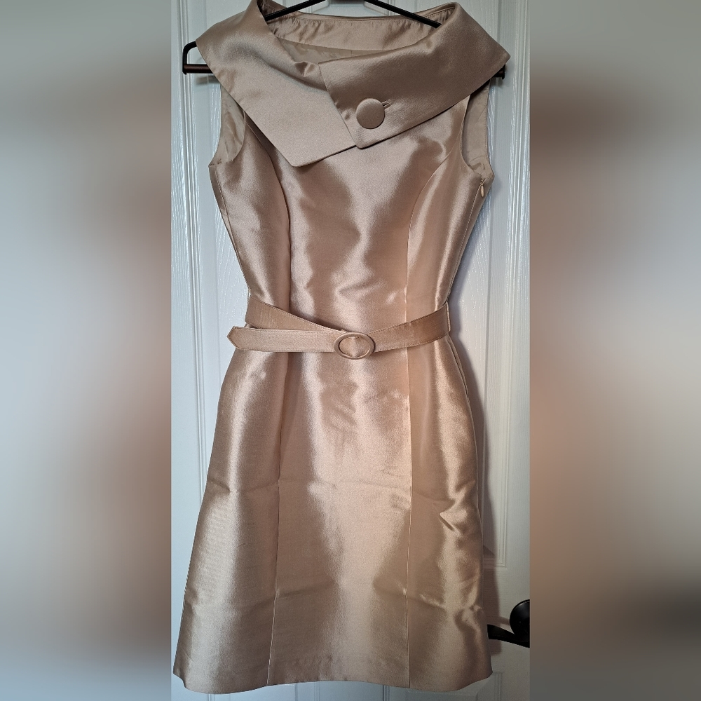 EUC Tahari Jackie-O Satin Champagne Shift Dress